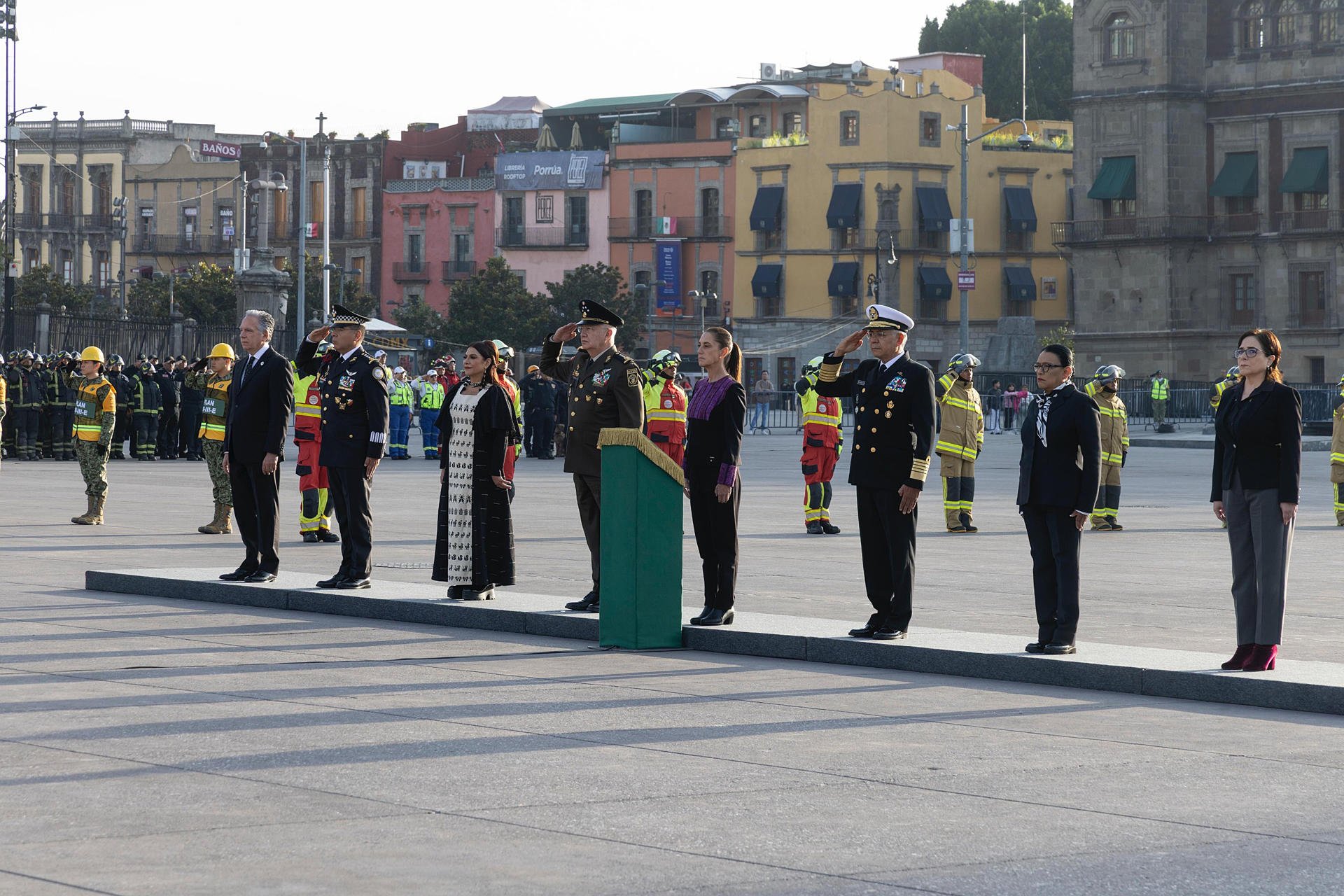 Imagen de la cobertura de: México conmemora a las víctimas de los sismos de 1985 y 2017