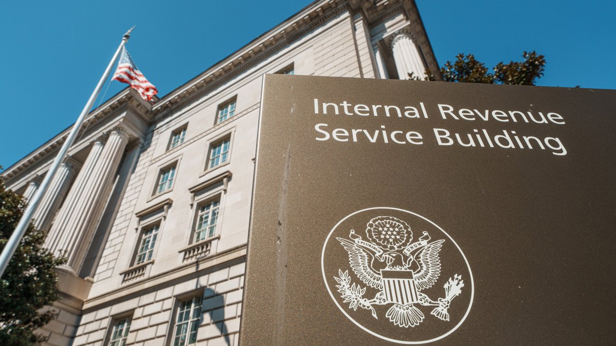 IRS propone añadir pregunta sobre ciudadanía en el Formulario 1040 para declaraciones de 2026