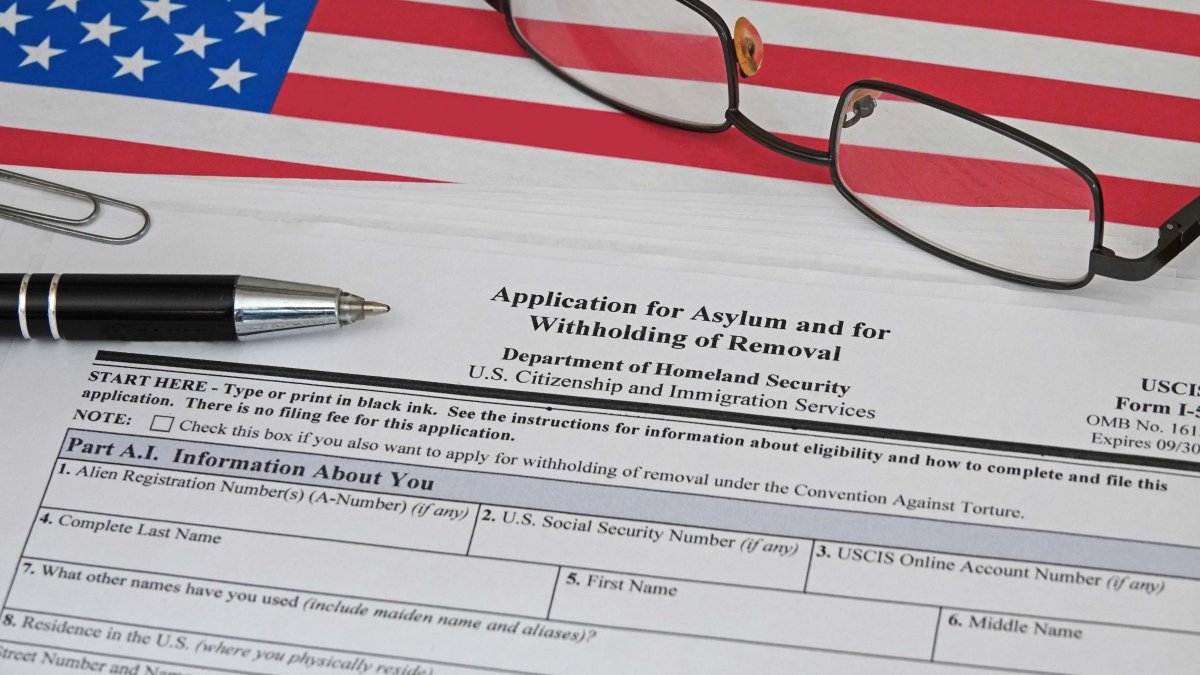 USCIS anuncia aumento de tarifas en peticiones migratorias a partir de octubre de 2026