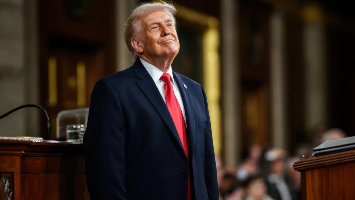 Jueza federal bloquea nueva orden de Trump que limita la ciudadanía por nacimiento