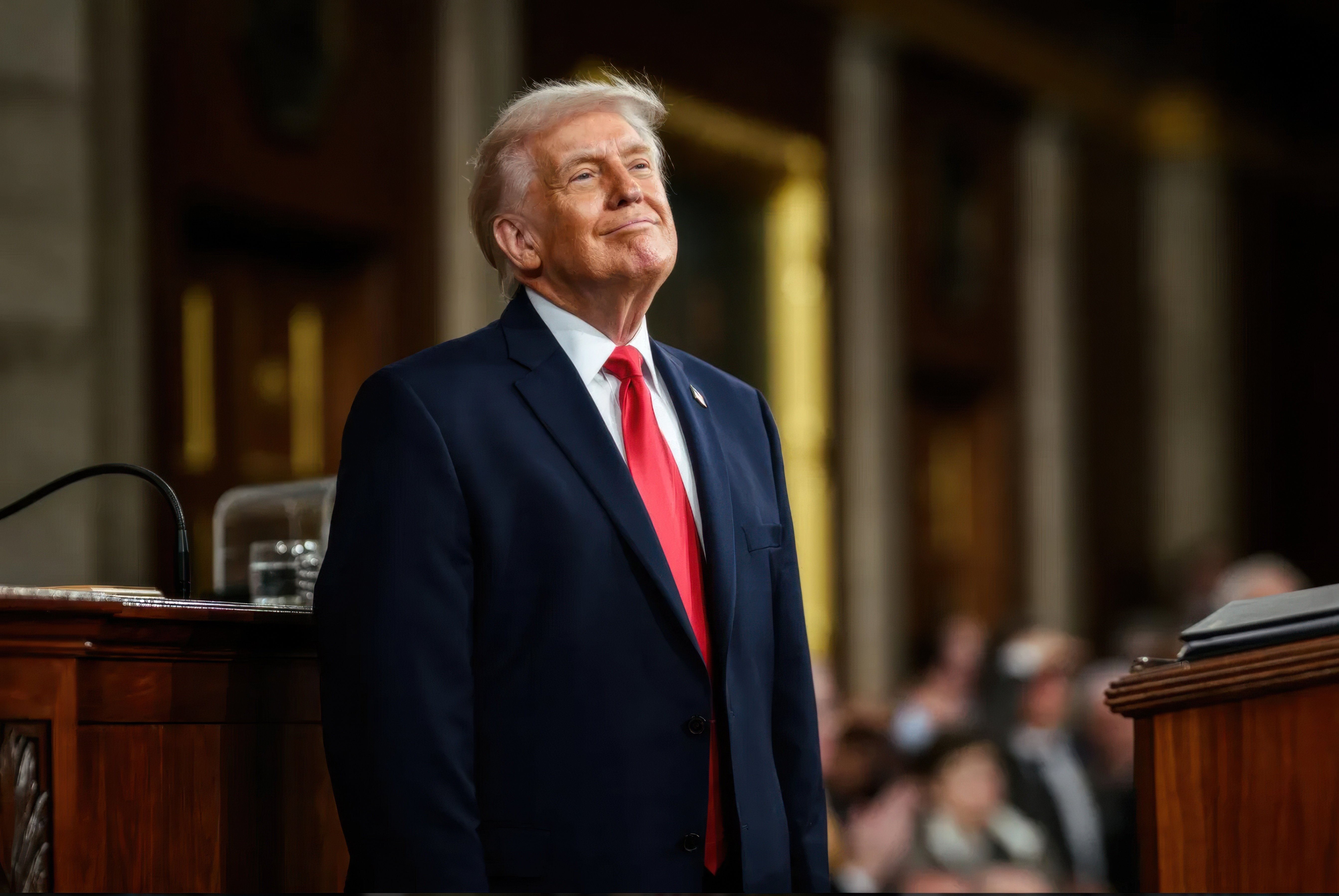 Jueza federal bloquea la más reciente orden de Trump que limita la ciudadanía por nacimiento