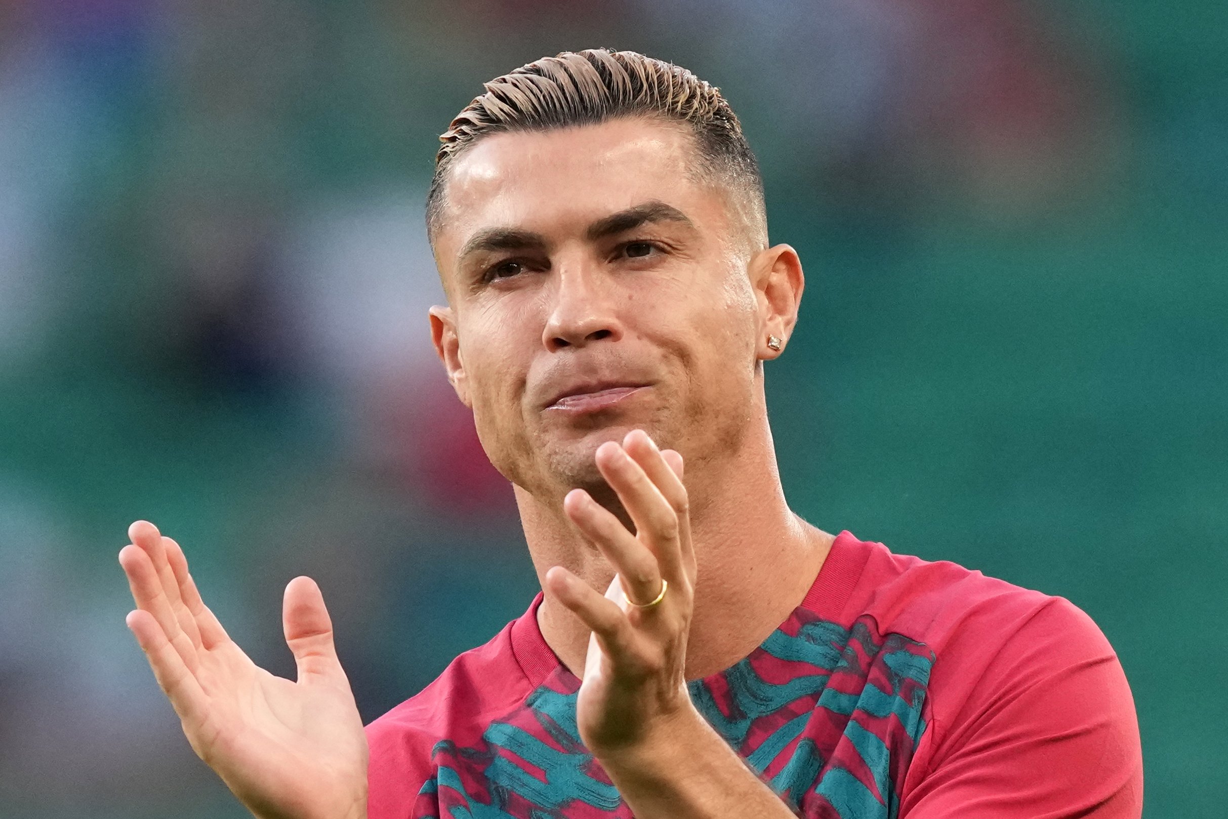 Imagen del artículo de Telemundo PR: Cristiano Ronaldo recibe multa y suspensión tras abandonar concentración de Portugal