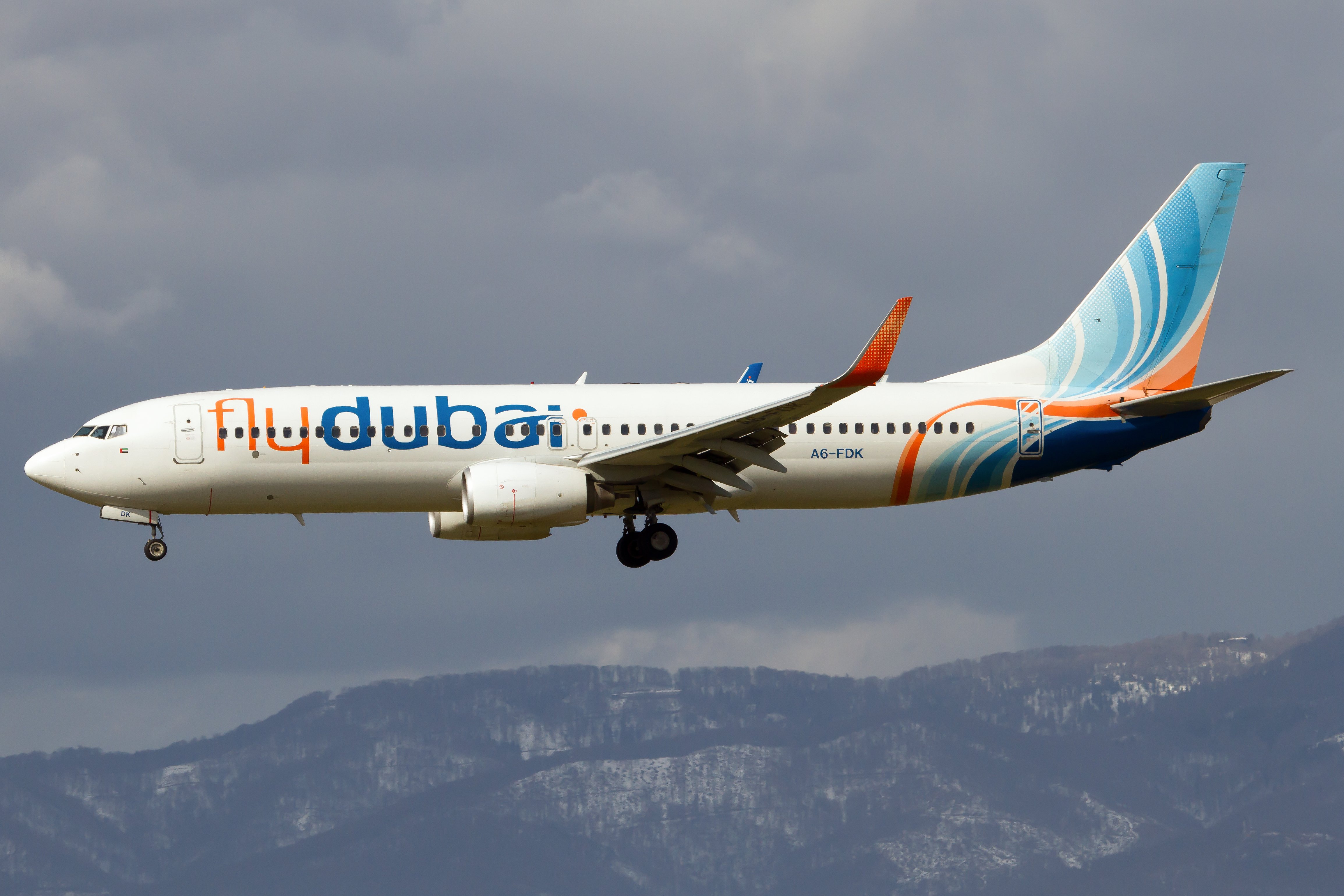 Imagen del artículo de Telemundo PR: Primeros indicios apuntan a que copiloto de Flydubai actuó solo en ataque, según funcionarios