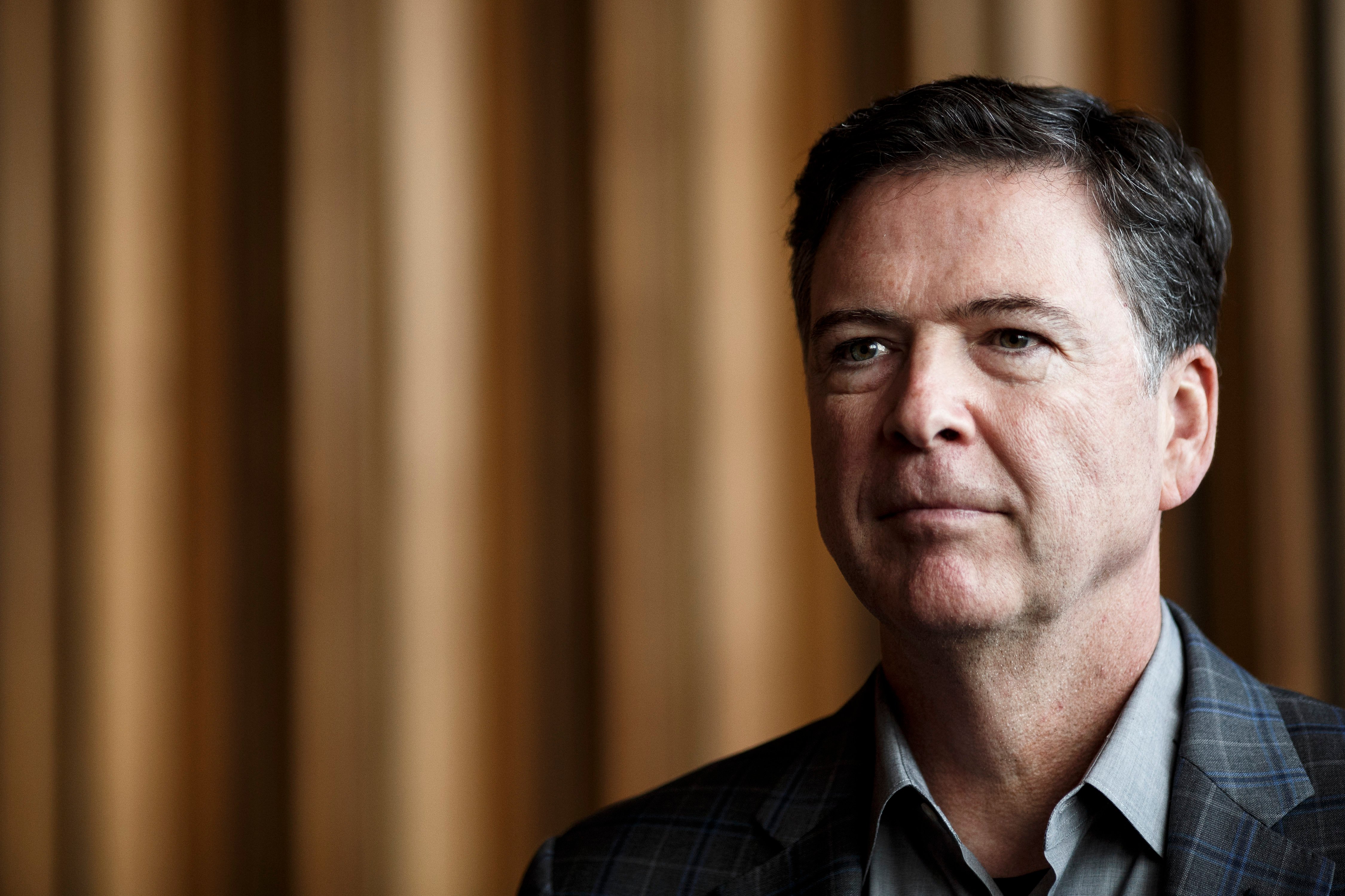 Imagen del artículo de Telemundo PR: Gobierno de Trump presenta cargos por tercera vez contra el exdirector del FBI James Comey