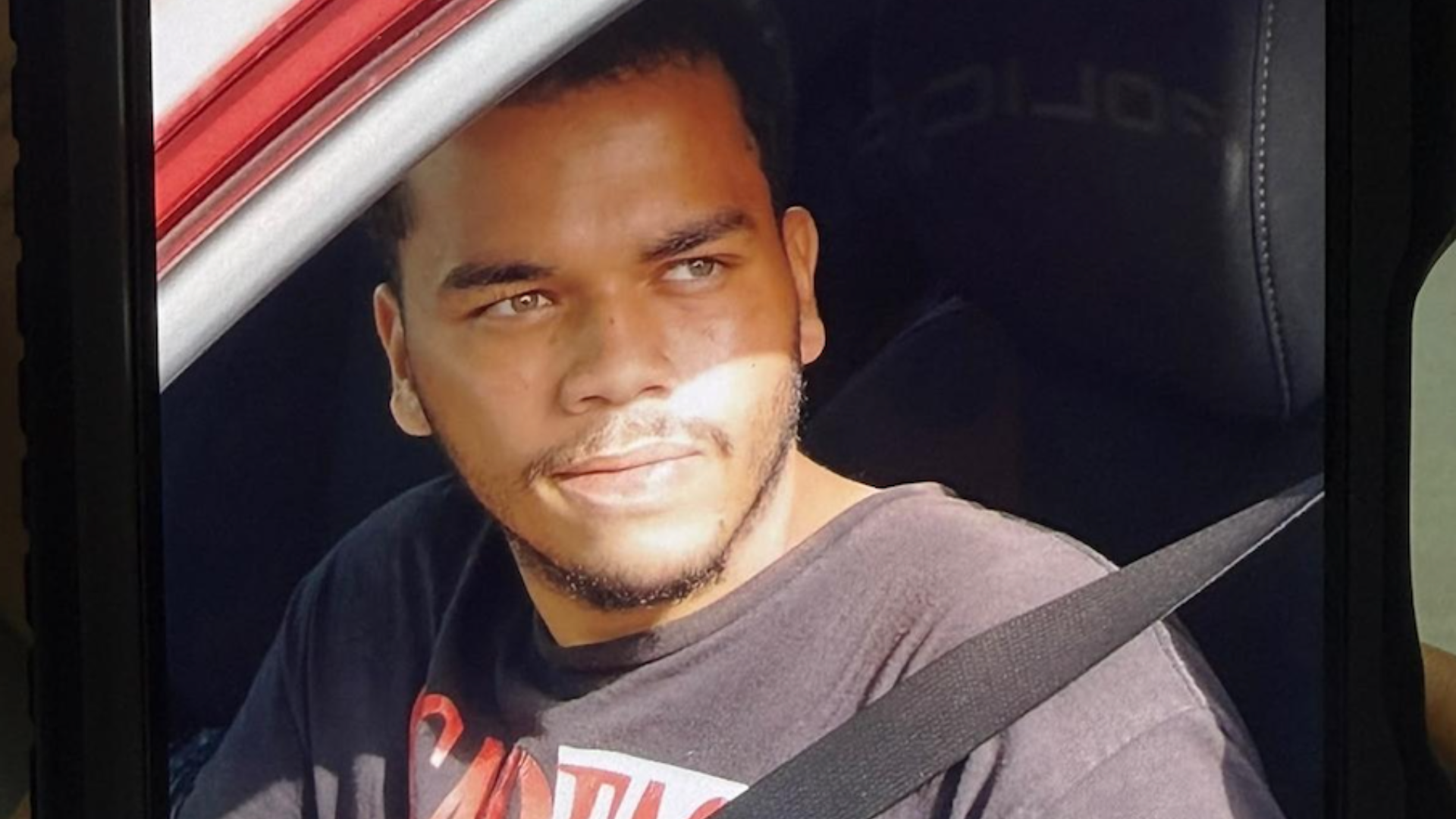 Imagen de la cobertura de: Buscan a Yeremy Daniel Albizu Capestany por presunto fraude con empleos y cobros