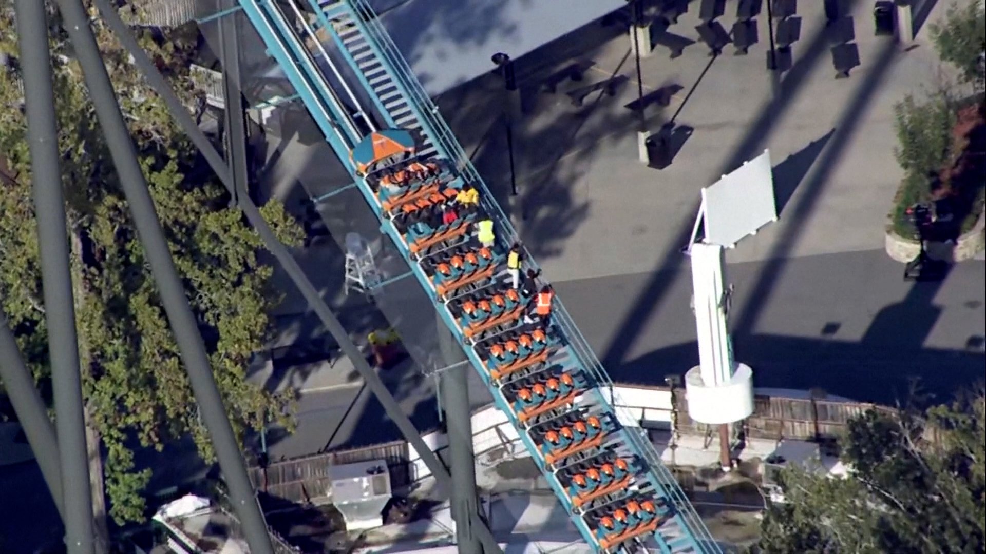 Imagen de la cobertura de: Expertos cuestionan la seguridad de las montañas rusas tras muerte en Six Flags Over Georgia