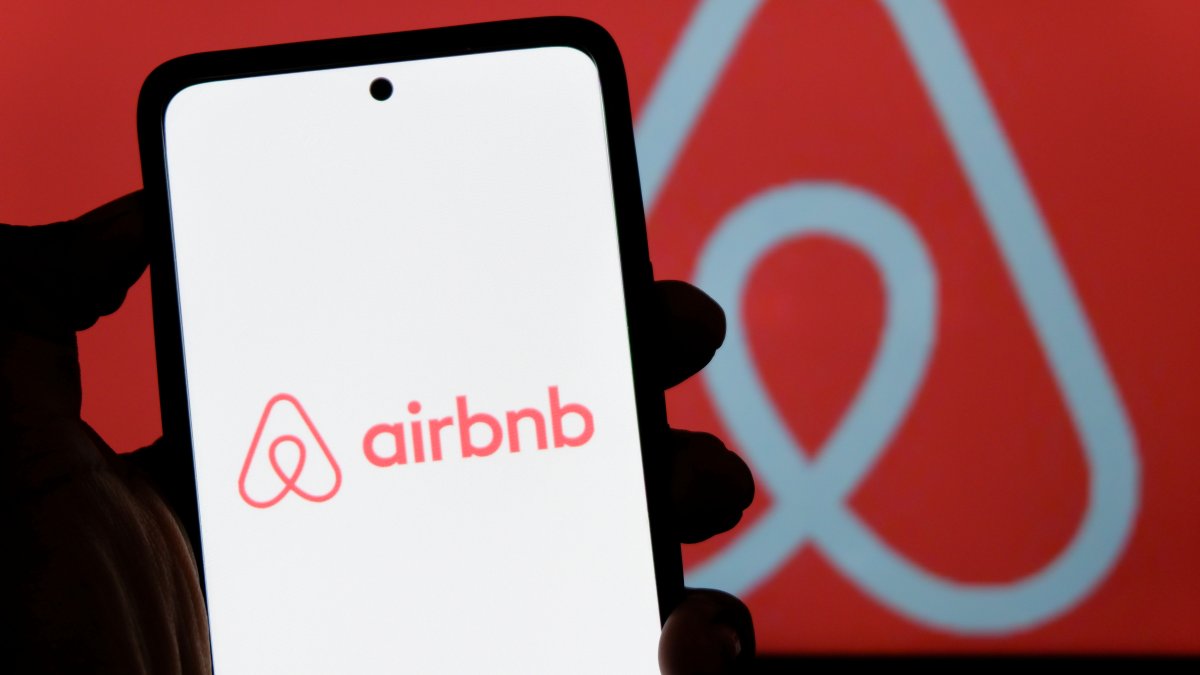 Airbnb donará $500 millones en cinco años para alojar gratis a personas en crisis