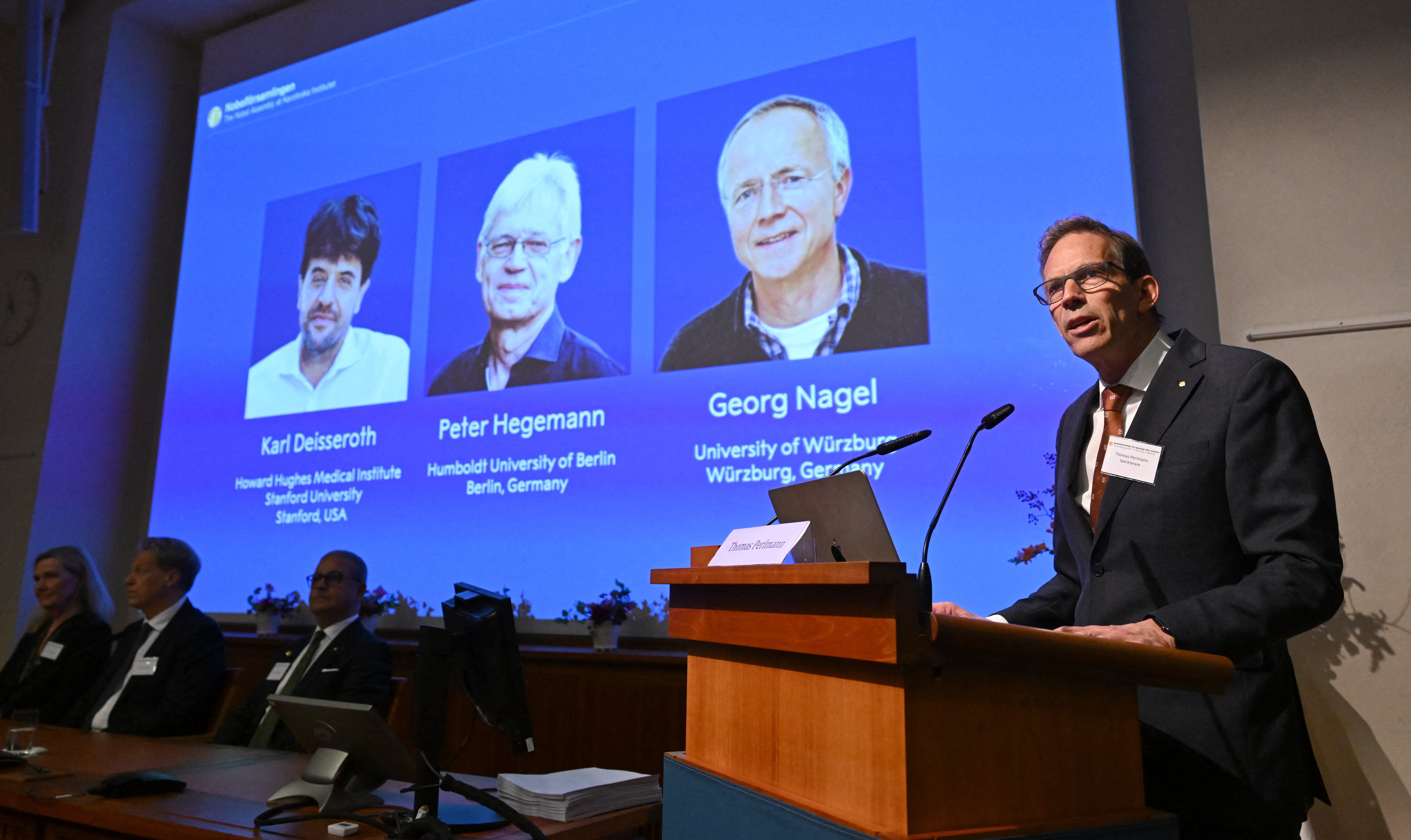 Imagen del artículo de Telemundo PR: Tres científicos ganan el Nobel de Medicina con descubrimiento que revela los misterios del cerebro