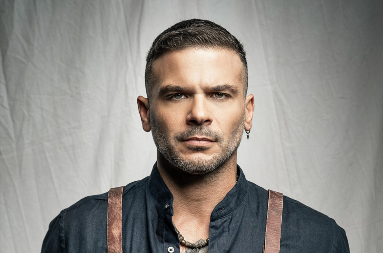 Imagen del artículo de Telemundo PR: Pedro Capó celebra sus raíces con una oda a Puerto Rico en su nuevo álbum ‘Fulanito’