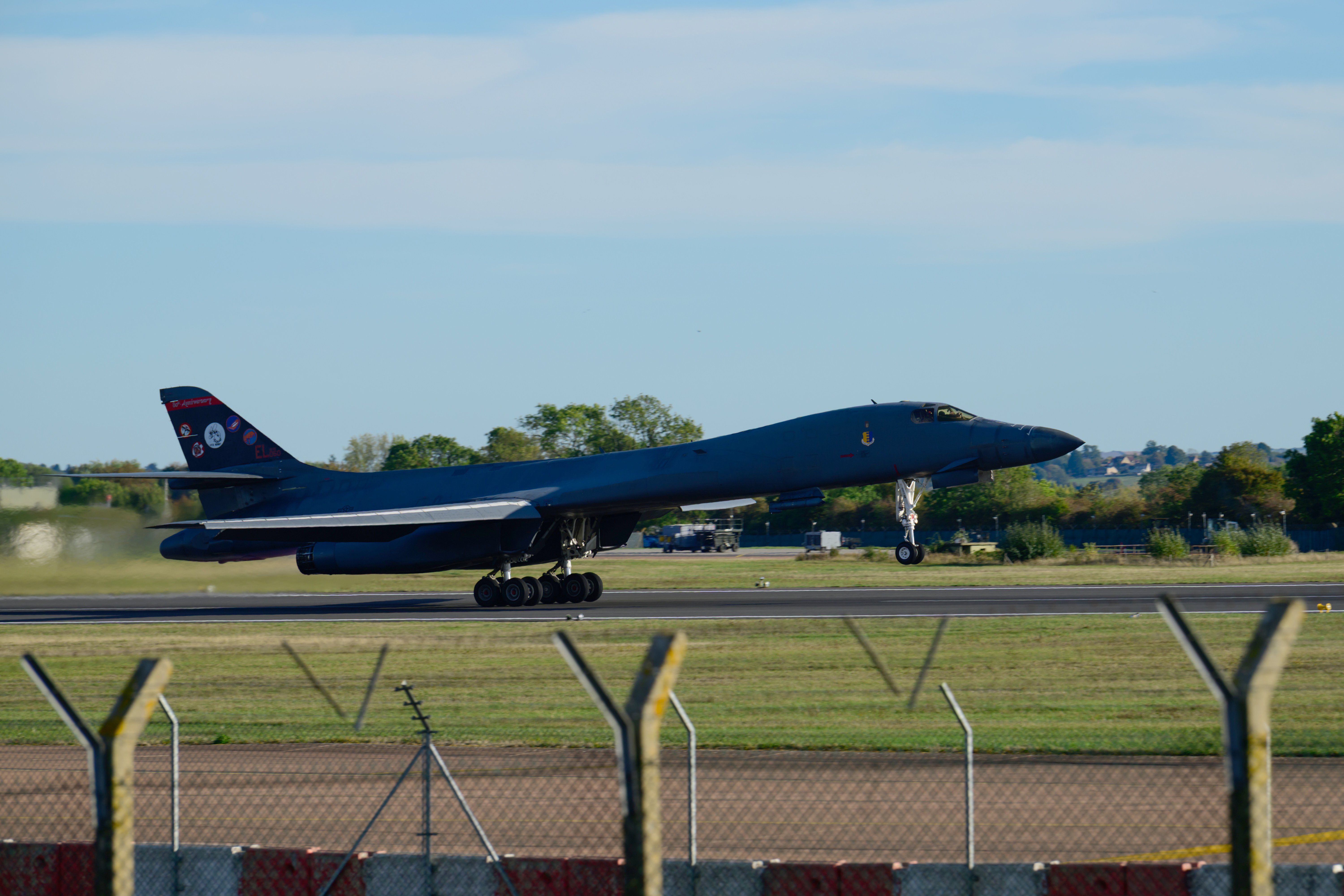 Imagen de la cobertura de: Reino Unido arresta a un hombre por sospecha de terrorismo cerca de RAF Fairford