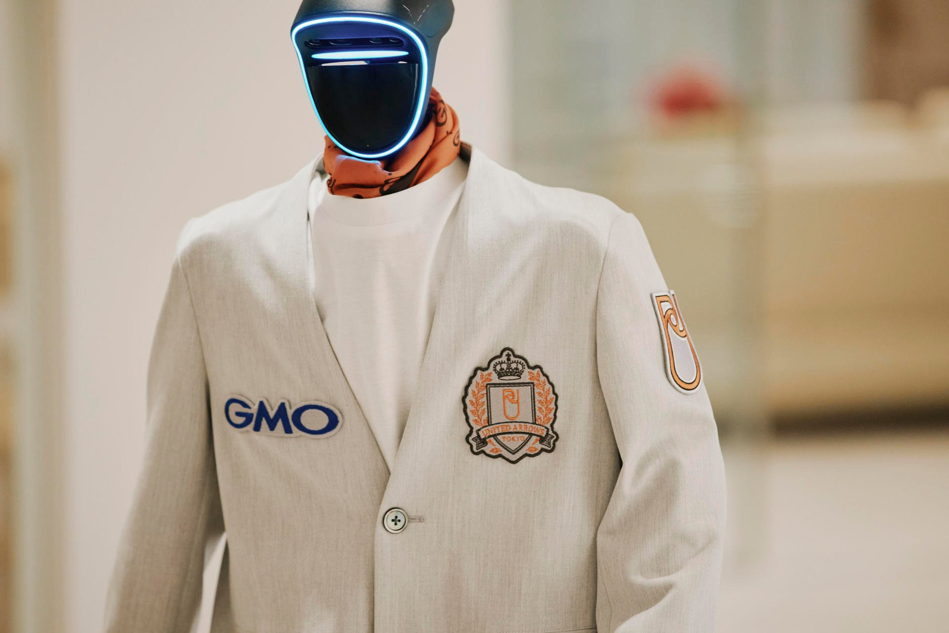 Imagen del artículo de Telemundo PR: Una compañía japonesa lanza una colección de ropa para robots humanoides