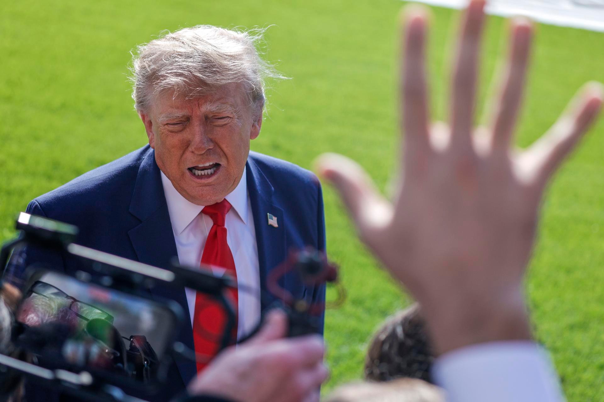 Imagen del artículo de Telemundo PR: Trump vuelve a insultar a una periodista: "Eres una horrible reporterilla"