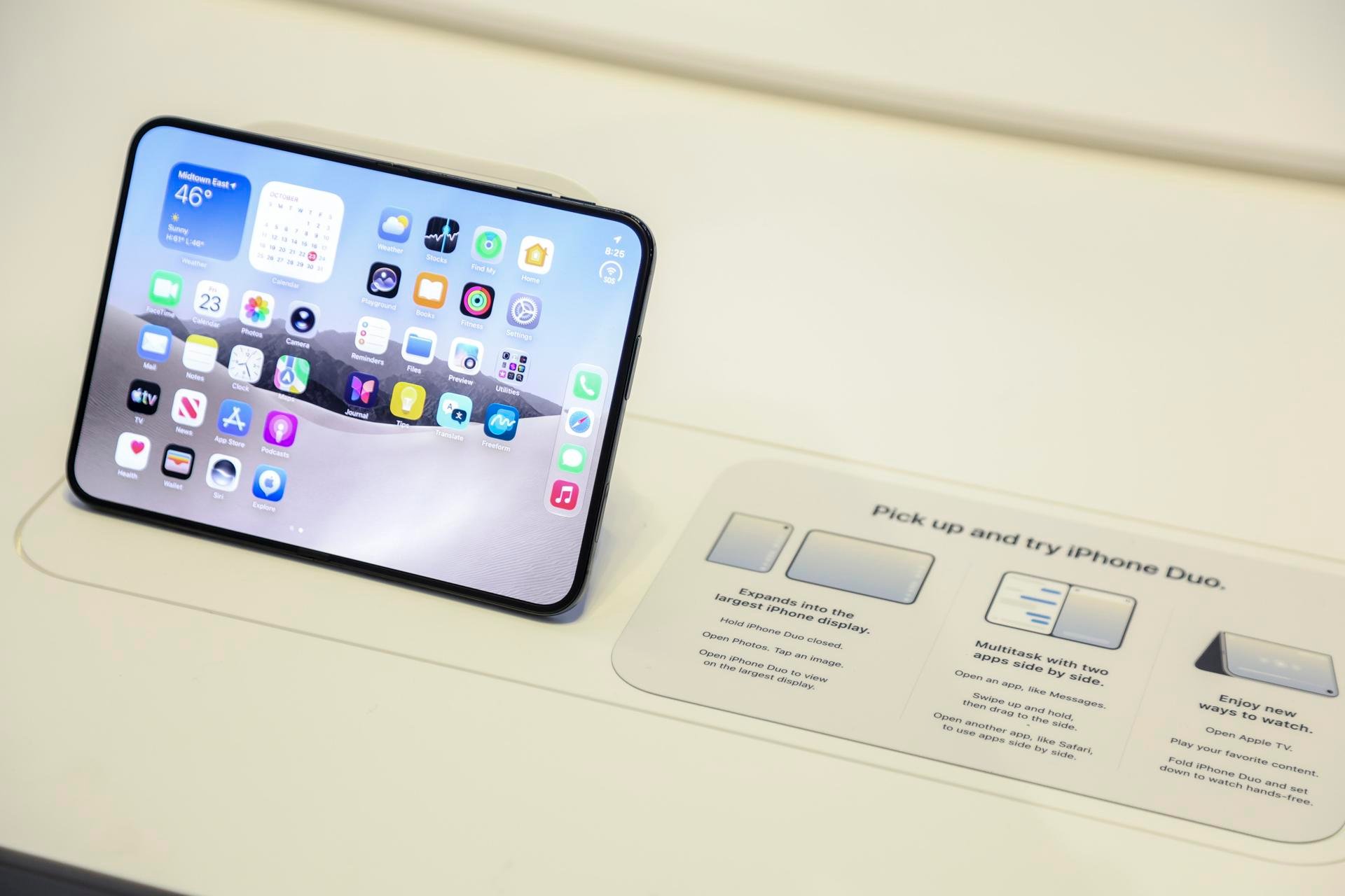 Imagen de la cobertura de: Apple reconoce grieta en la pantalla interna de algunos iPhone Duo