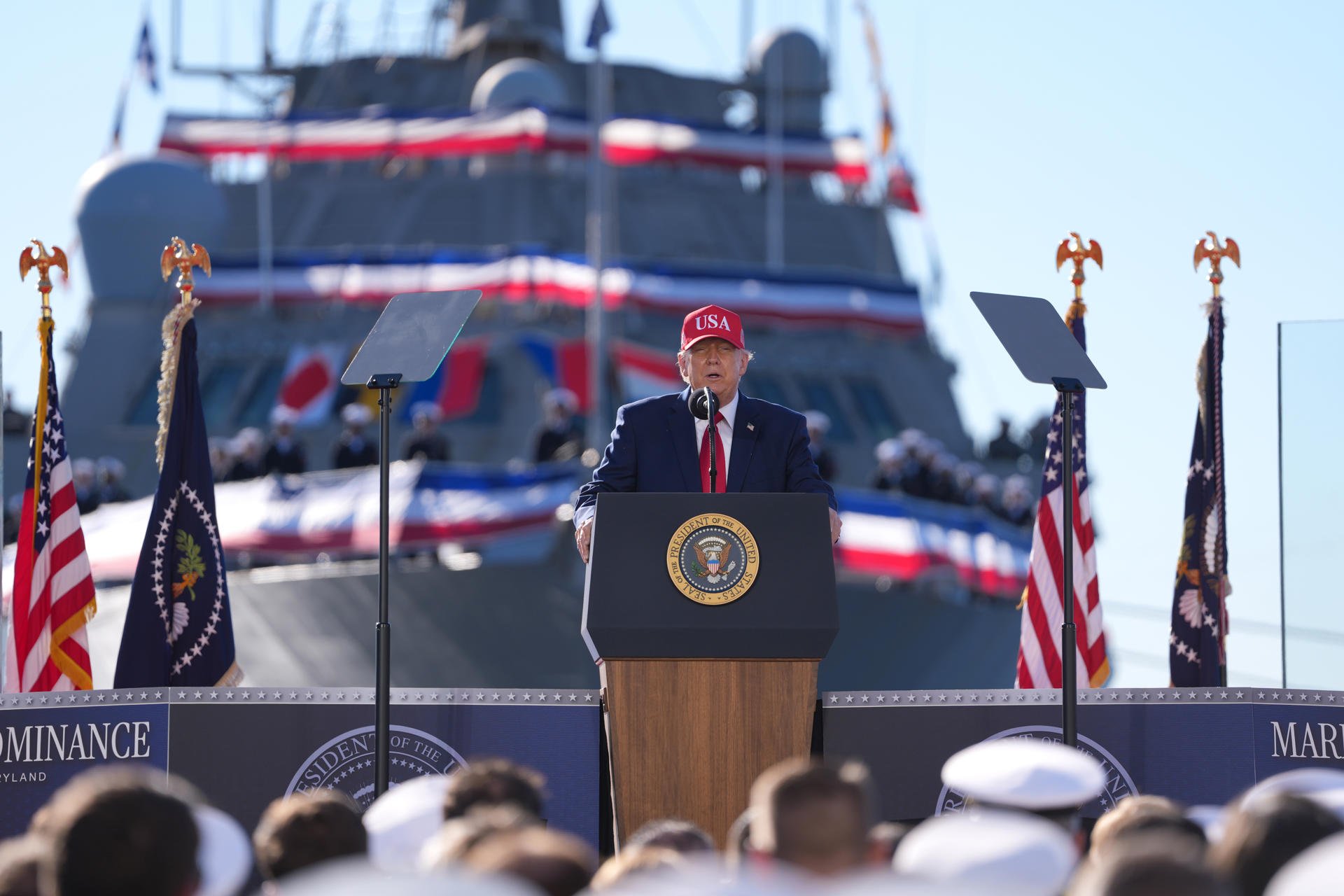 Imagen del artículo de Telemundo PR: Trump anuncia plan millonario para expandir fabricación de submarinos en EEUU