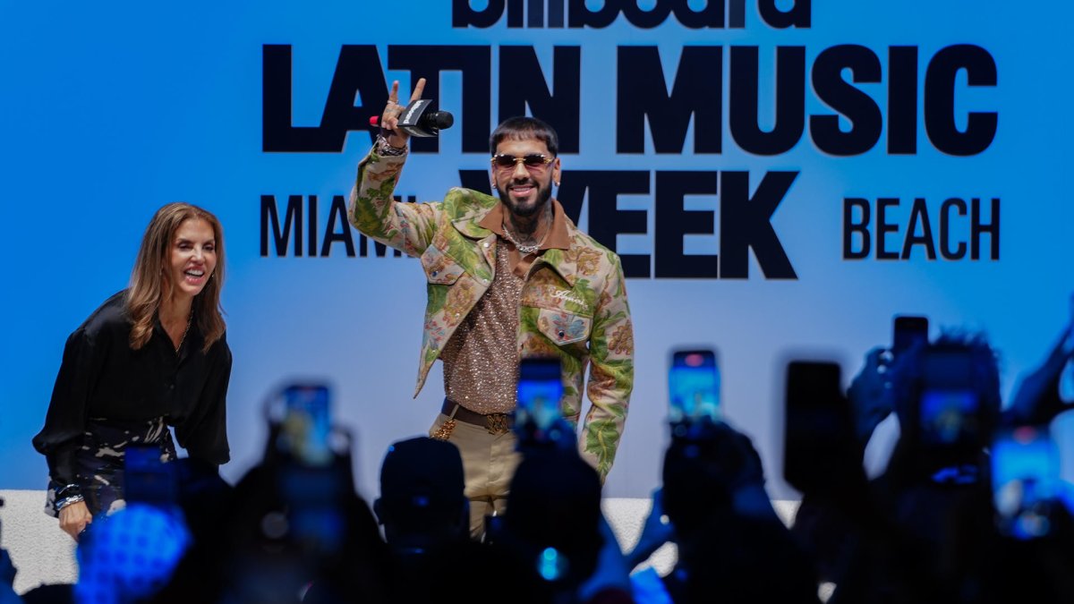 Anuel AA anuncia álbum de corridos como "regalo" para México junto a 'Real hasta la muerte 2'