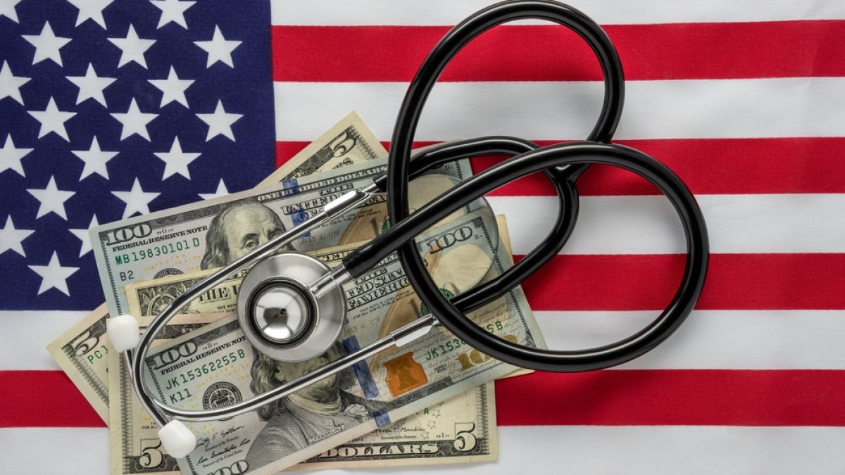 Nuevas reglas federales podrían quitar cobertura de Medicaid a inmigrantes legales
