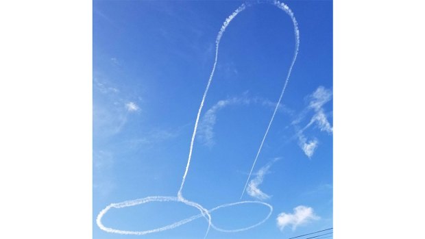 Armada estadounidense condenó dibujo de un pene celestial Armada estadounidense condenó dibujo de un pene celestial