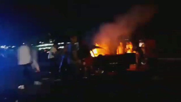 VIDEO:Dos personas mueren calcinadas en accidente