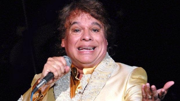 Revista publica supuesta foto del cadáver de Juan Gabriel