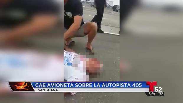 Avioneta se desploma y causa caos sobre autopista 405