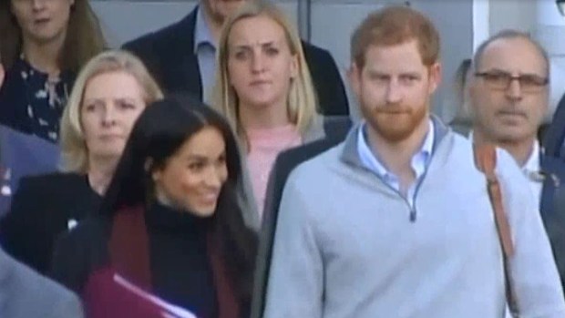 Primera gira oficial: Harry y Meghan llegan a Australia tras vuelo de 22 horas