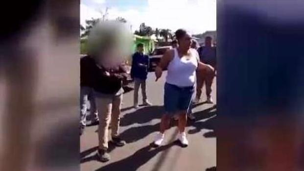 Investigan a madre que incitó a niñas a pelear